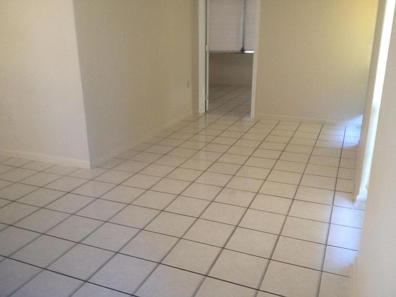 L shape living room to 3rd bedroom