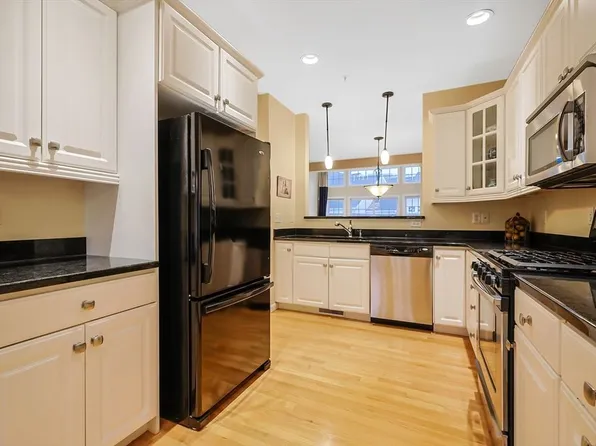 173 Godfrey Dr, Norton, MA 02766