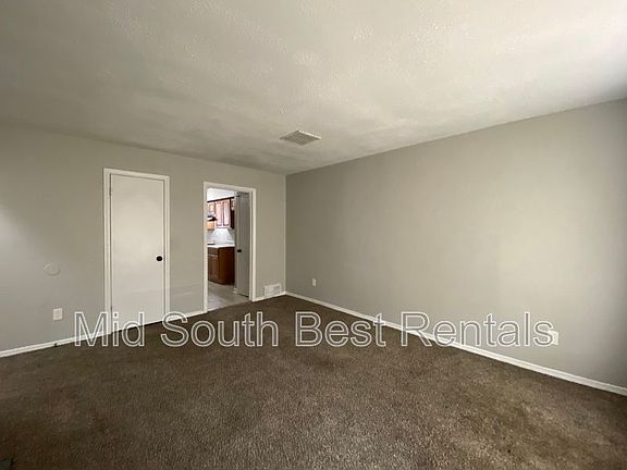 2nd image of 6477 Birkenhead Rd