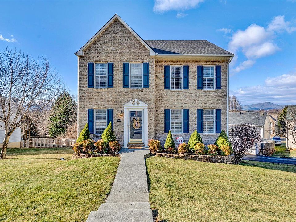1st image of 5038 Meadow Crossing Ln NE