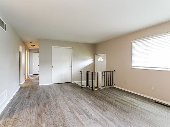 5th image of 2672 Dennis Ln