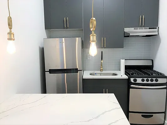 Rented by Lang Realty LLC | media 3