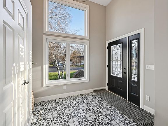 3rd image of 118 Crystal Ct