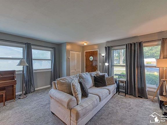 5th image of 8883 Buerk Dr