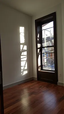 Rented by Elite NY Holdings | media 37