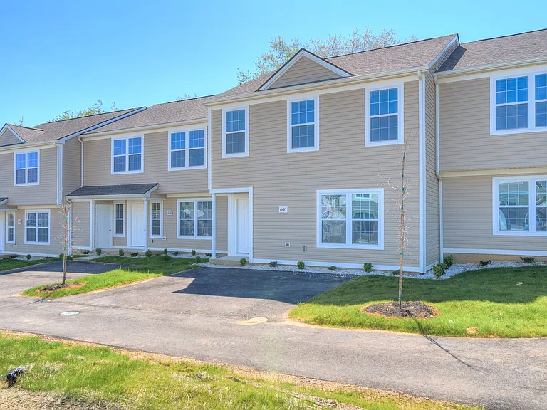 1330 Providence Blvd NW — Photo 4