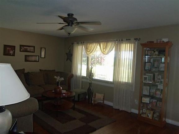 3rd image of 909 S County Road 250 E