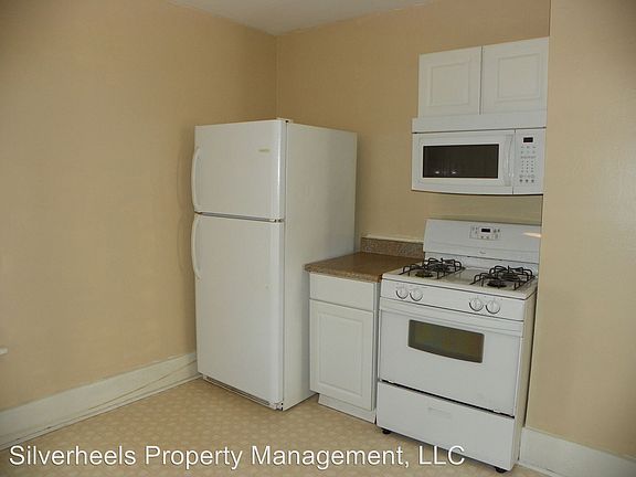 3rd image of 721 1/2 4th St