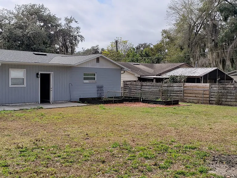 2302 Hutchinson Ave — Photo 28