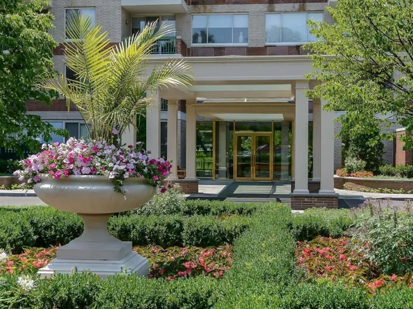 100 Hilton Avenue #515, Garden City, NY 11530