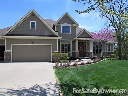 1st image of 600 SE Brentwood Dr