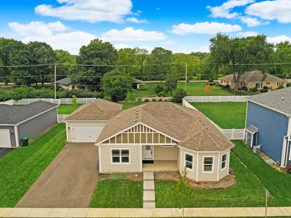 24436 S Saint Peters Dr, Channahon, IL 60410