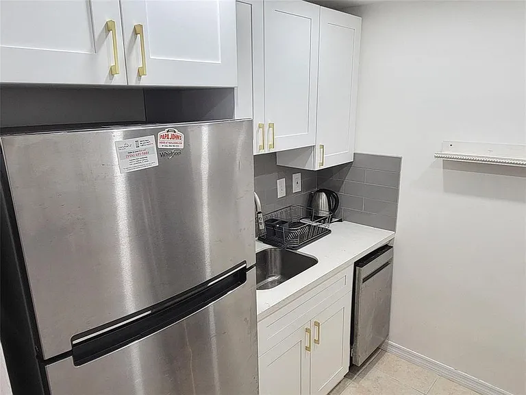 2170 NE 51st Ct #B7 — Photo 3