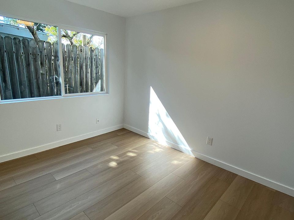 2nd image of 8163 Olof St #5