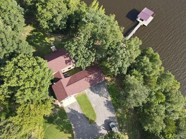 498 Delta Ln, Big Sandy, TN 38221