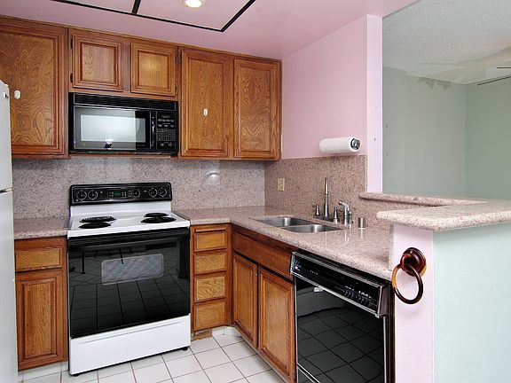 5th image of 22100 Burbank Blvd Unit 217B