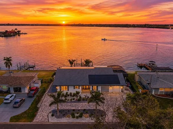 5207 Bay State Rd, Palmetto, FL 34221