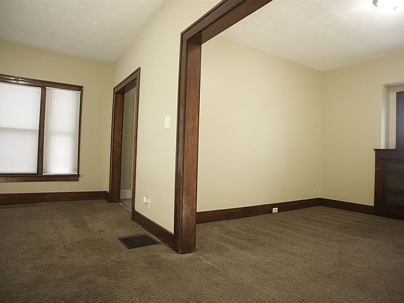 3rd image of 745 Alpine Ave NW