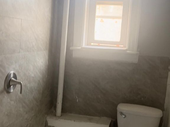 2nd image of 423 Herzl St #2A