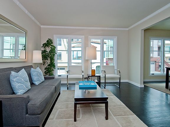 4th image of 463 Arlington St