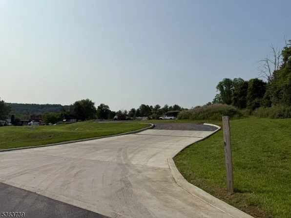 210 Belview Rd, Lopatcong Twp., NJ 08865