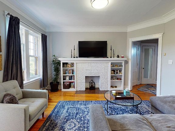 3rd image of 1544 W Arthur Ave #3