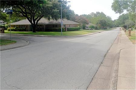 2nd image of 1127 Greenway Dr