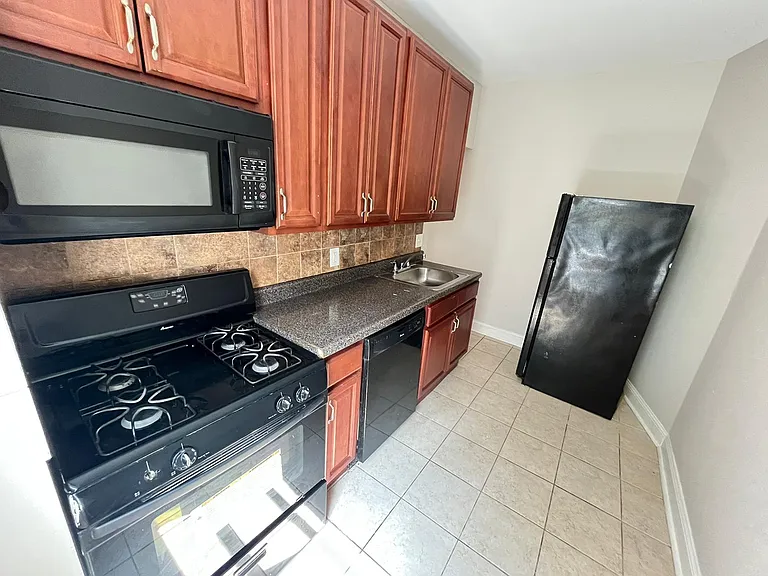 1062 Westside Ave #42E — Photo 1