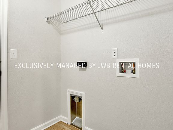 5th image of 6064 Diamond St
