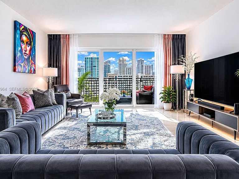 300 Bayview Dr #807 — Photo 4