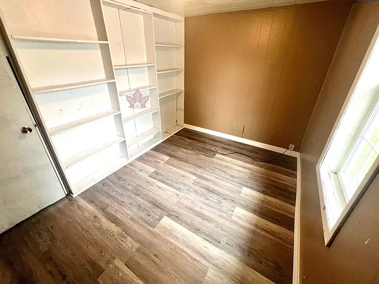 413 E South D St — Photo 7