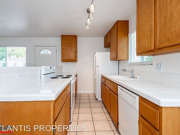4th image of 204 Coy Dr APT 04