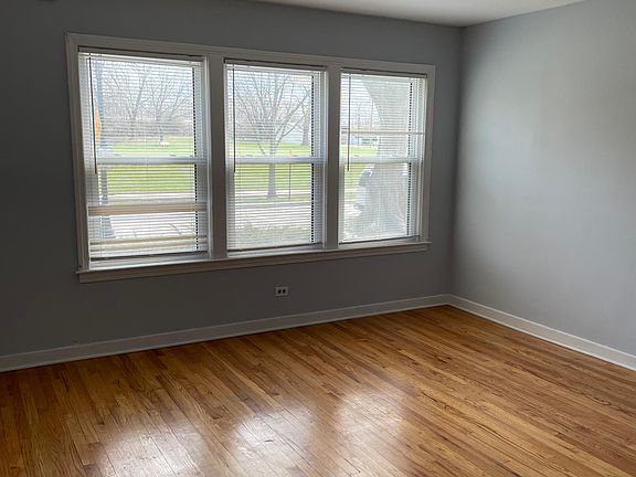 3rd image of 318 Callan Ave #1S