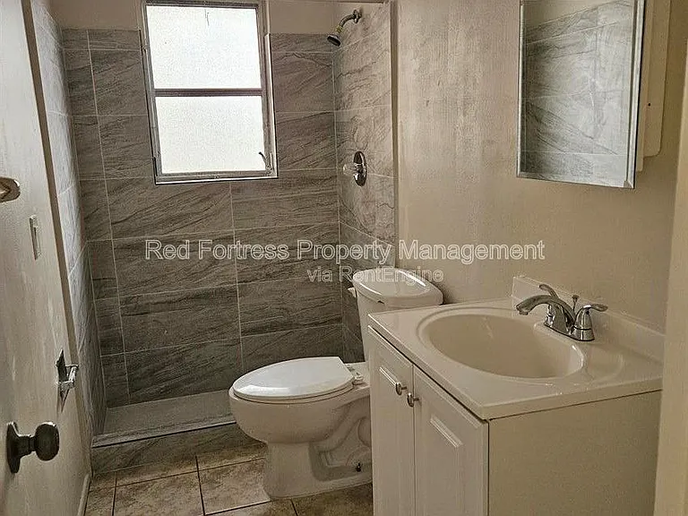 1635 Newport Ct — Photo 11
