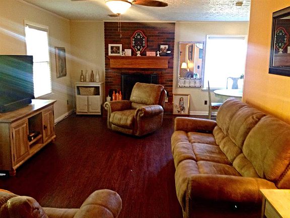 2nd image of 1469 Green Acres Dr