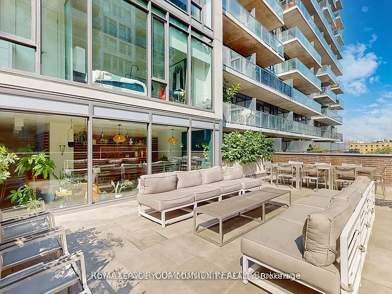 111 Bathurst St #314 — Photo 32