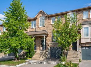 19 Foxchase Ave #32, Vaughan, ON L4L9N1