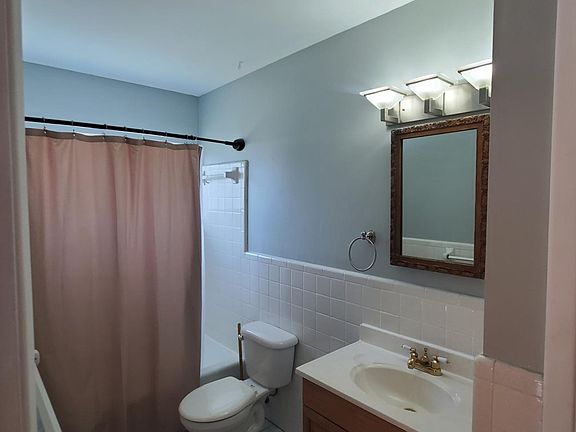 4th image of 1060 Kenwood Dr