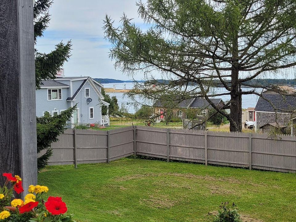 17 Clark St, Eastport, ME 04631 MLS 1563908 Zillow