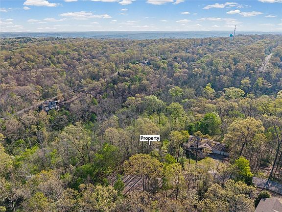 3rd image of 28 | Nottingham Dr
