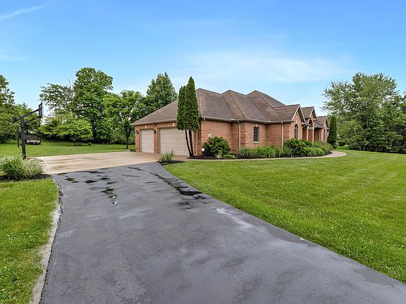 3rd image of 150 Paradise Valley Dr
