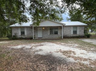 487 Woodlawn Rd, Freeport, FL 32439