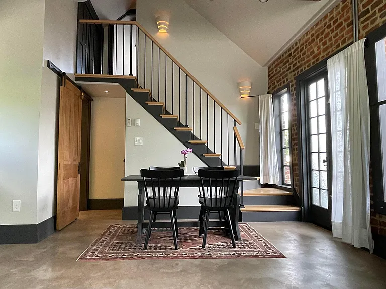 734 Locust Ave #B — Photo 3