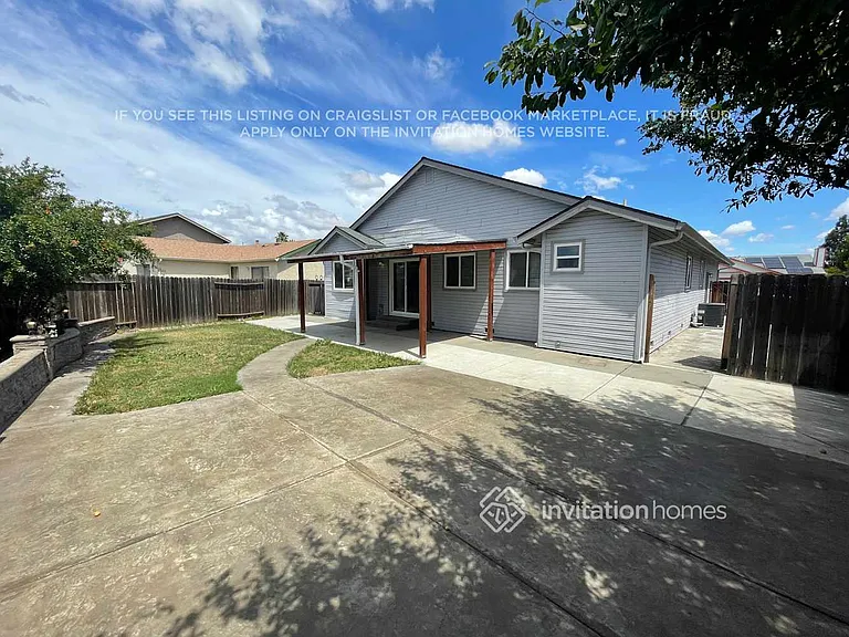 1024 Winters Way — Photo 18