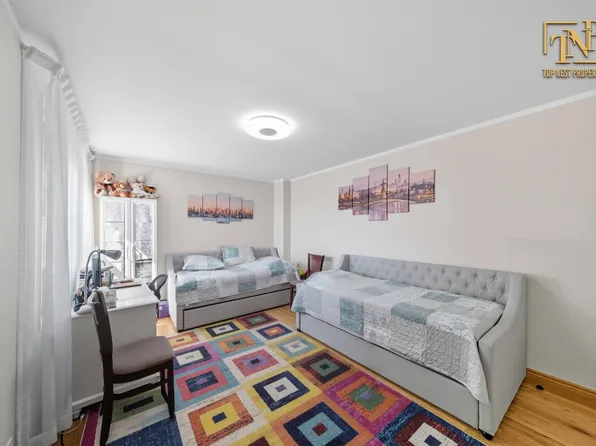 2310 Ocean Parkway image 4 of 23