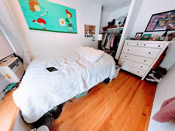 5th image of 299 E 11th St APT 1A