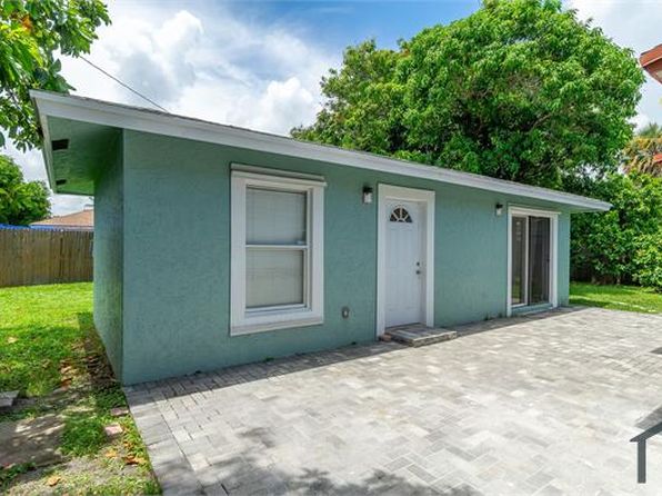 2831 N Seacrest Blvd #B