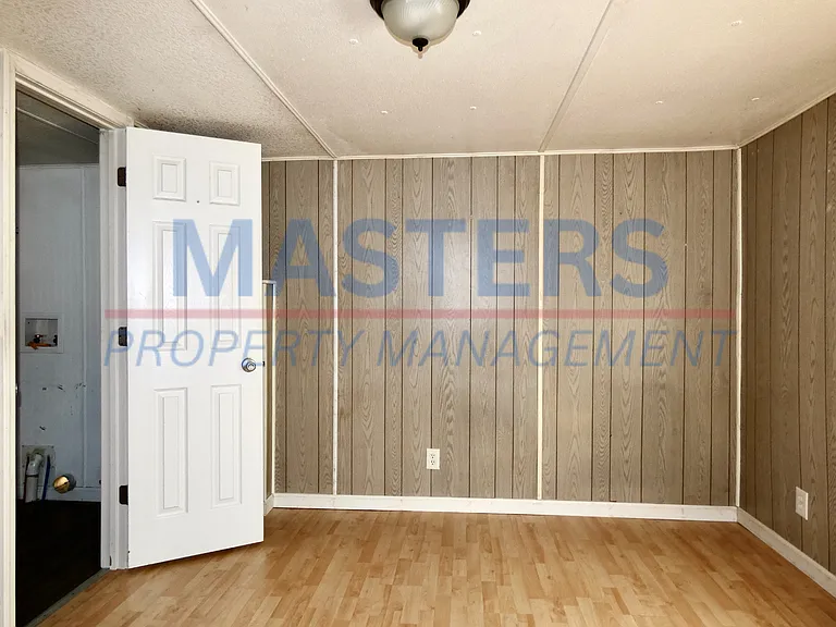 10635 Ford Rd — Photo 25