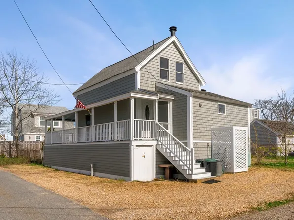 3 52nd St, Newbury, MA 01951