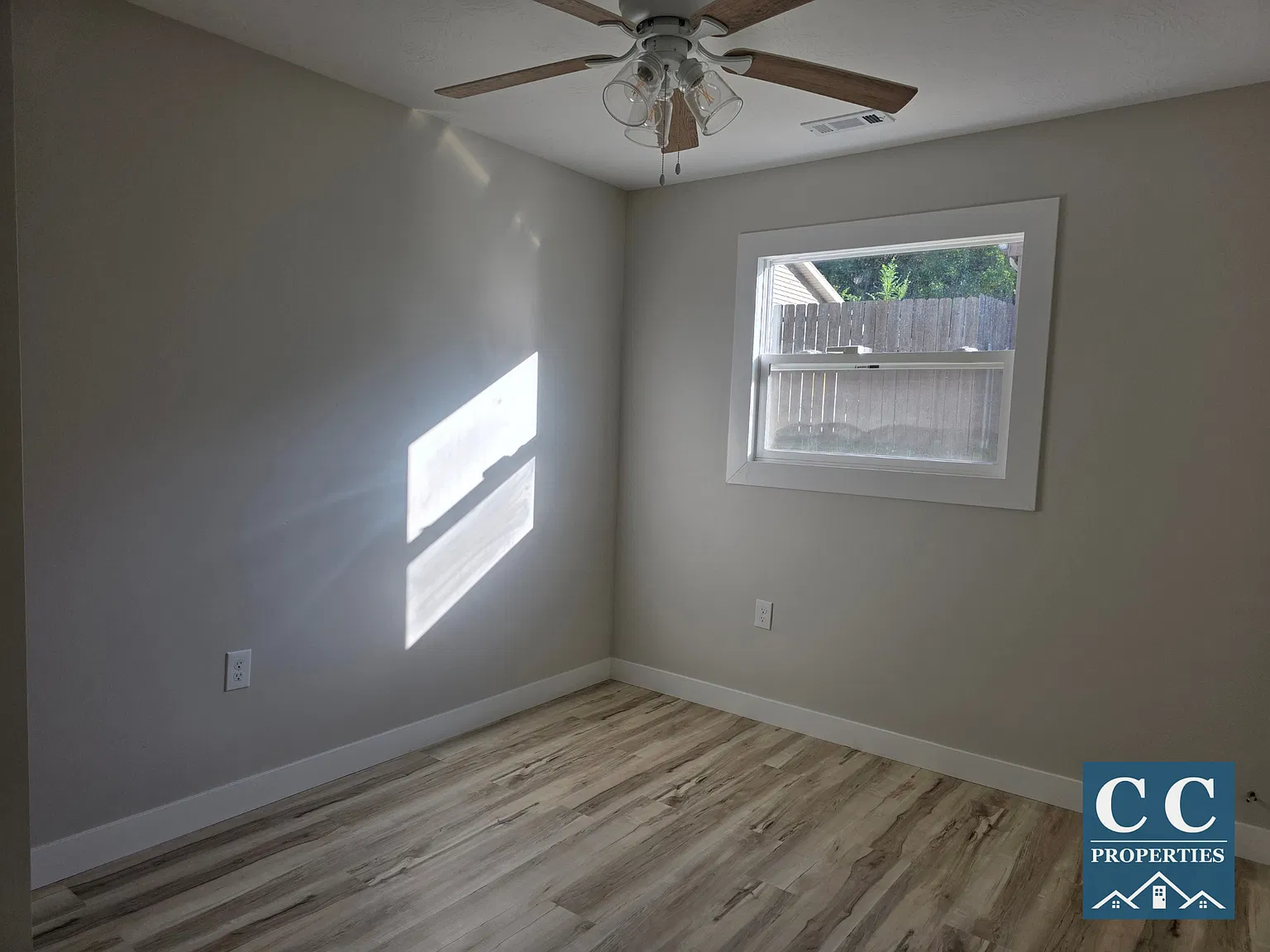 2 bed, $1,100 — Photo 4